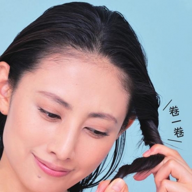<b>提升头发密度的洗发法 从头皮开始改善！</b>